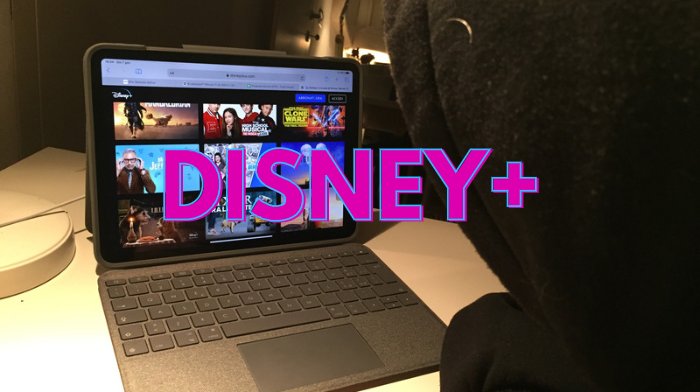 Un computer che mostra l'homepage di Disney plus
