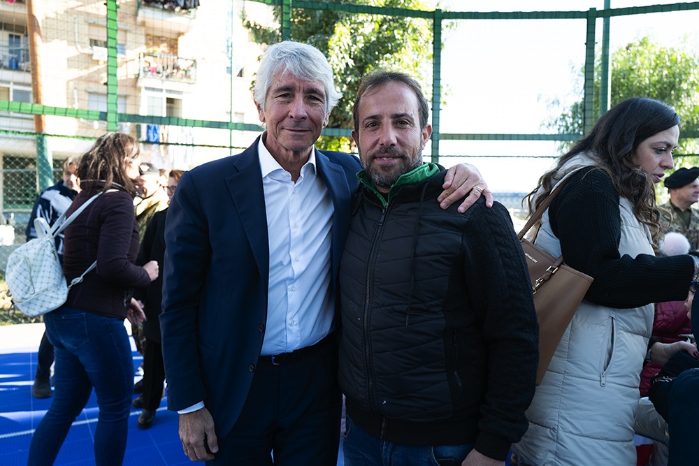 Giovanni Abodi e Bruno Mazza alla nuova inaugurazione del playground al Parco Verde