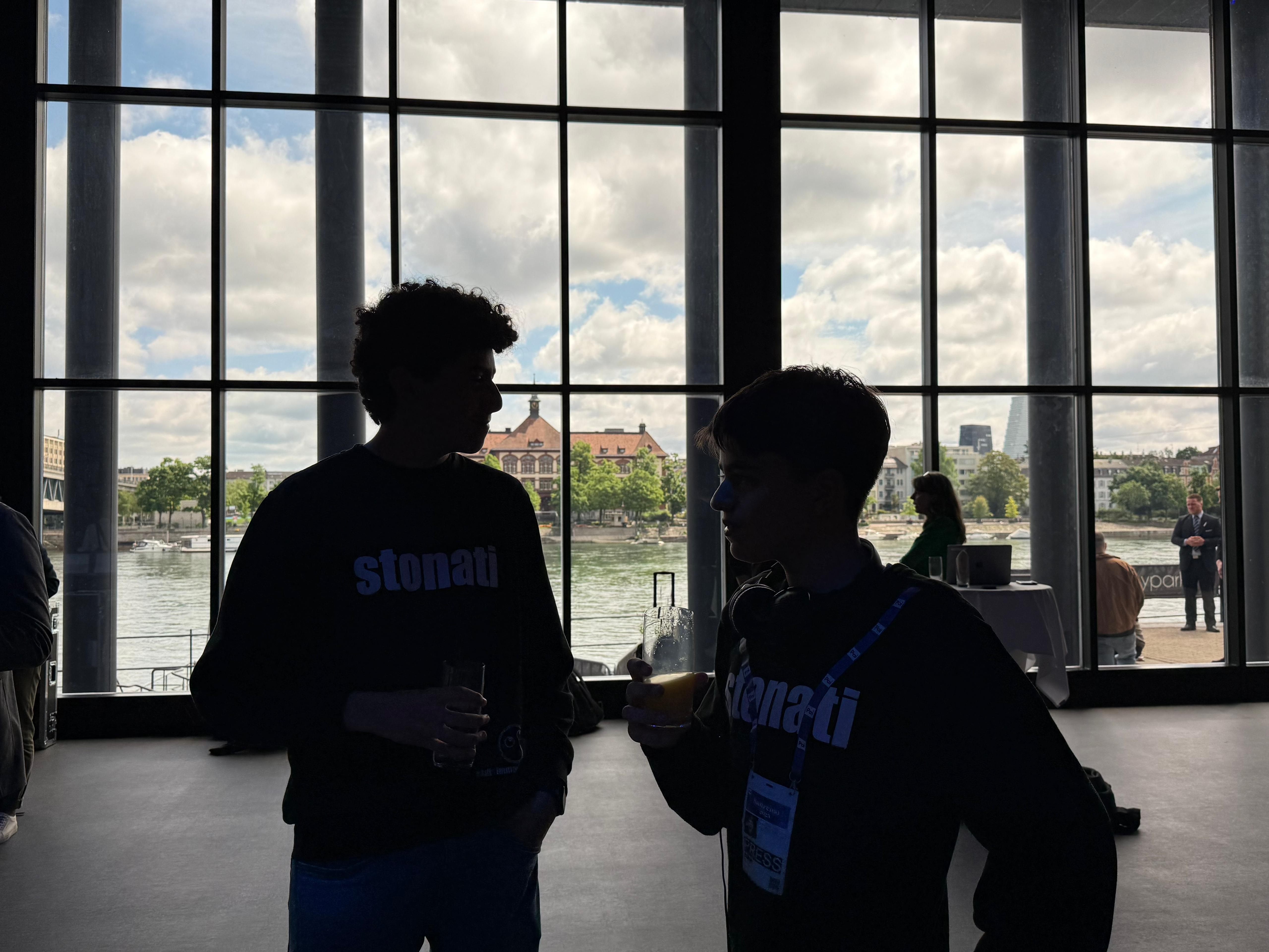 Ragazzi di Radioimmaginaria a Basilea, per partecipare a Eurovision